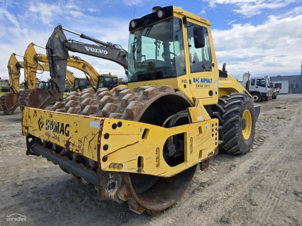 2013 BOMAG BW211PD-4 Pad Foot image