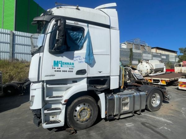 2017 Mercedes Benz 2658 Primemover image