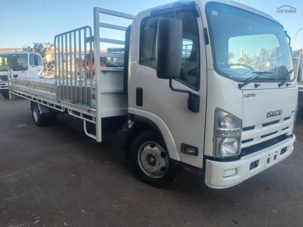 2014 Isuzu N Series NPR 300 image
