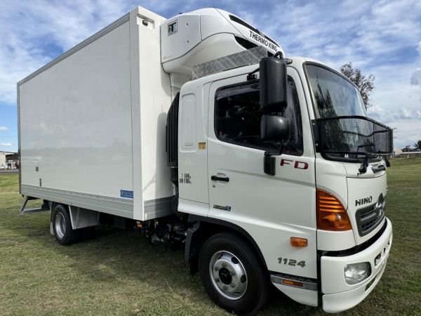 2013 HINO 500FD1124 Refrigerated image