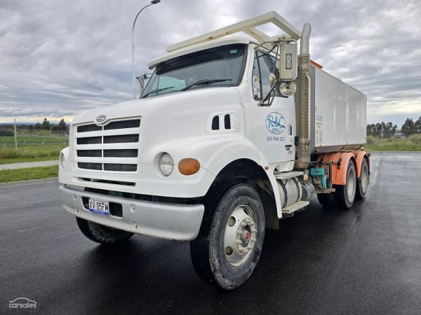 1999 Sterling Lt7500 image