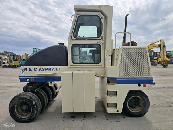 1996 Dynapac CP132 image