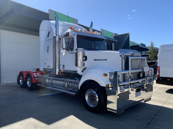 2017 Western Star 4964FXT Prime Mover image