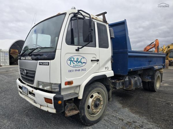 2007 UD PKC215 Tipper image