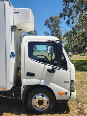 2019 HINO 300 616 Refrigerated image