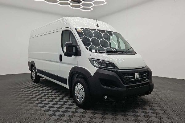2025 Fiat Ducato Series 9 LWB Mid Roof image