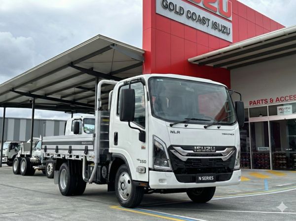 2026 Isuzu NLR 45-150 Tray NEW MODEL TRAYPACK image