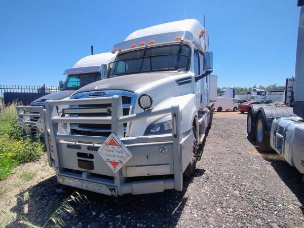 2021 FREIGHTLINER CASCADIA 126 Prime Mover image