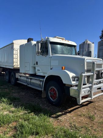 1997 FLC112 90T rated Freightliner image