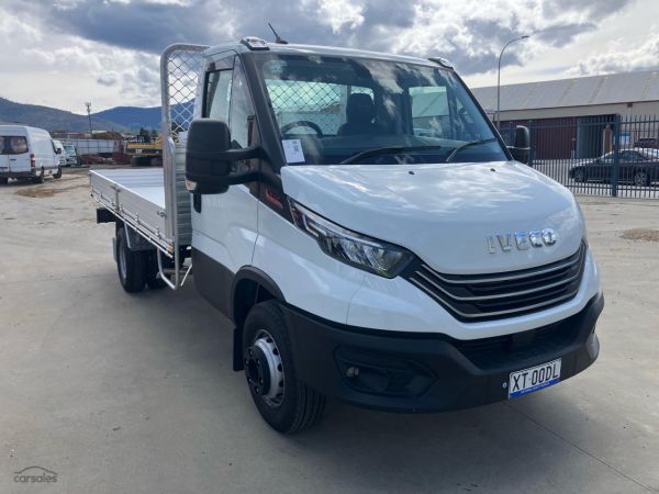 2024 Iveco Daily 70C21 Table Top 72 210 image