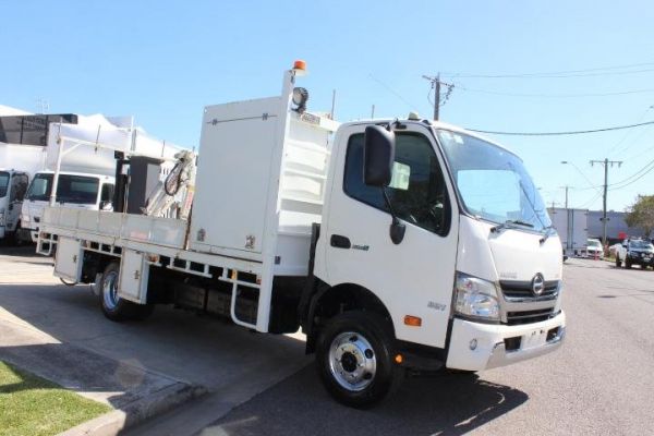 2015 Hino 300 Series 921 image