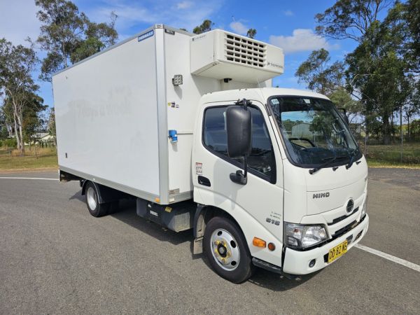 2022 Hino 300 616 turbo diesel auto car licence refrigerated pantech truck image