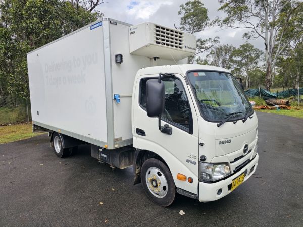 2021 Hino 300 turbo diesel auto car licence refrigerated truck image