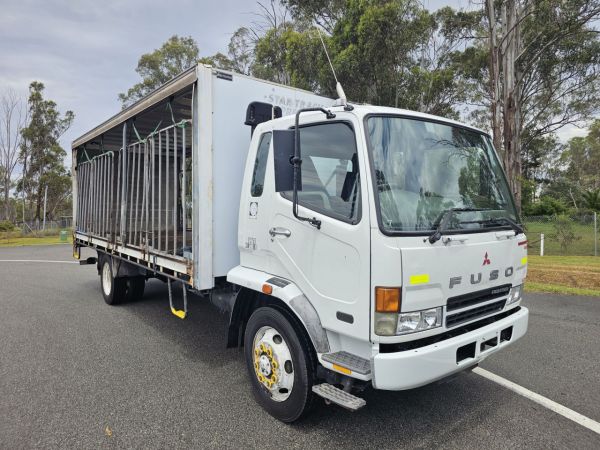 2007 Mitsubishi fighter FK600 turb diesel 10 pallet curtainsider truck image