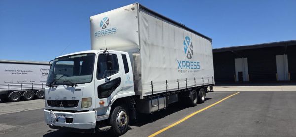 2015 Fuso 2427 FIGHTER Curtain Sider image