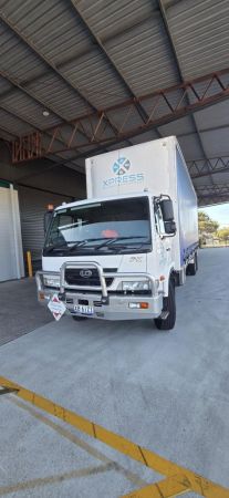 2010 UD PK10 Curtain Sider image