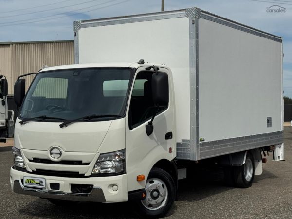 2022 Hino 300 Series 616 Automatic image