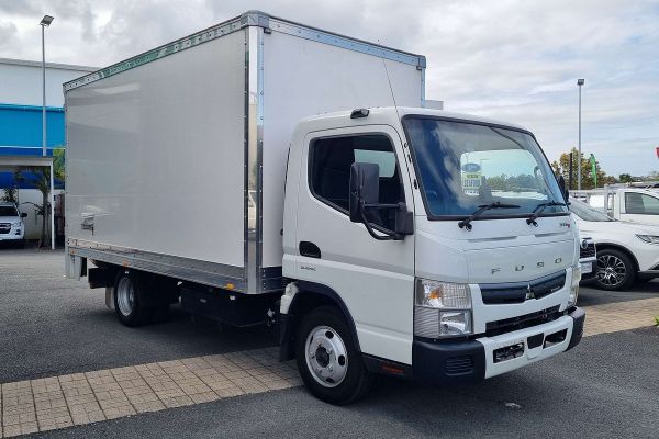 2023 Fuso Canter 515 MWB image