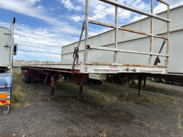 2002 Maxitrans Semi Flat top Tri axle image