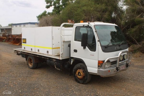 2005 Isuzu Npr image