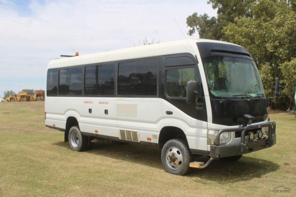 2017 Toyota Coaster image