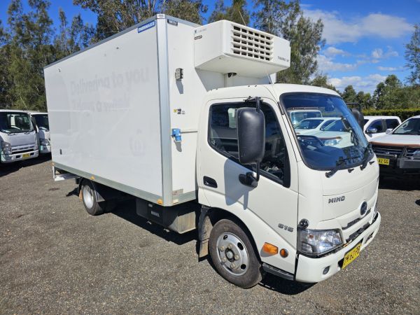 2021 Hino 300 616 turbo diesel auto car licence refrigerated pantech truck image