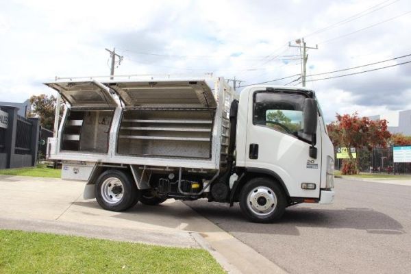 2014 Isuzu N Series NLR 200 image