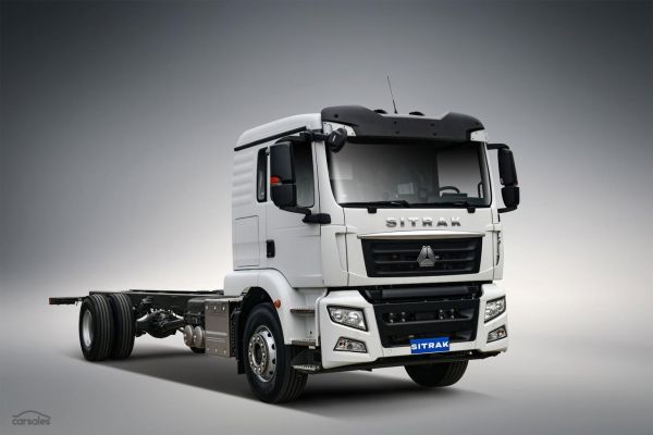 2025 Sitrak G5S 4x2 Cab Chassis image