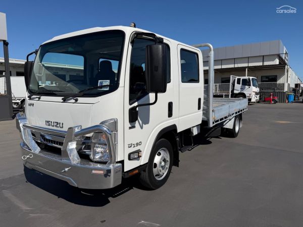 2022 Isuzu Npr 75-190 IN STOCK image