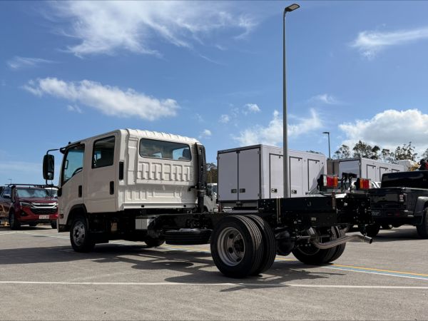 2025 Isuzu NPR 75-190  Cab chassis CREW CAB - IN STOCK NOW image
