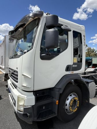 2013 VOLVO FE300 Cab Chassis image
