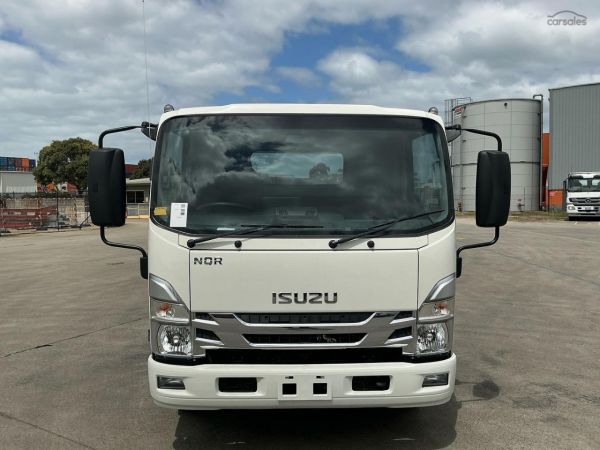 2024 Isuzu NQR 87-190 Tow Truck image