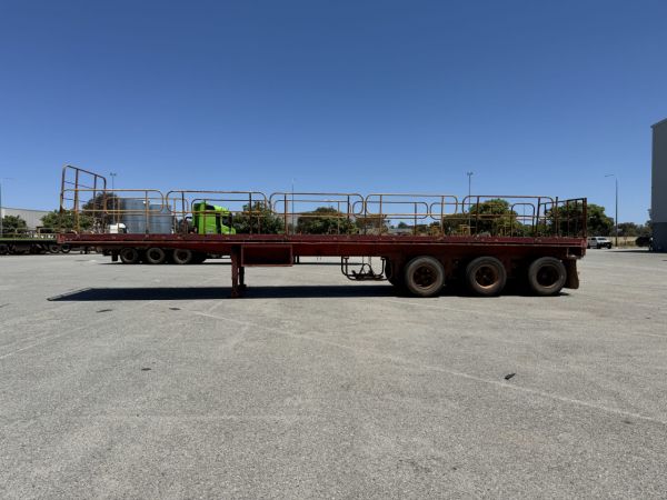 1985 Fruehauf Tri-Axle Trailer image