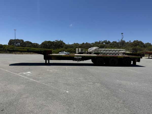 2007 Tri-Axle Trailer image