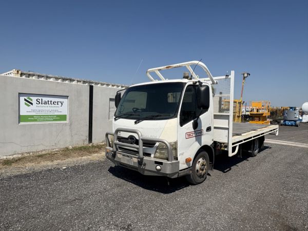 2011 Hino 300 series 4x2 Tray Truck image