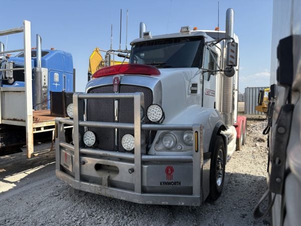 2011 Kenworth T409 6x4 Prime Mover *Non Runner* image