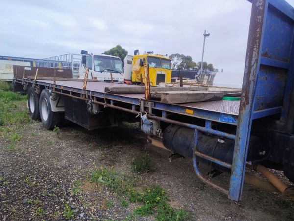 2003 HINO FL1J Flatbed image