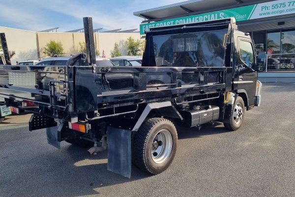 2023 Fuso Canter 815 SWB image