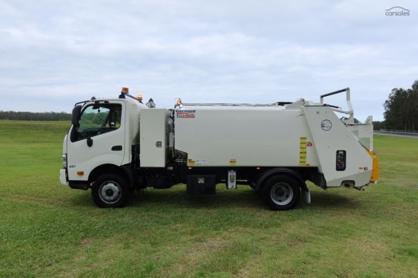 2022 Hino 300 Series 921 Auto image