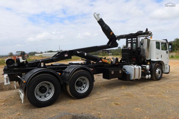 2015 Iveco Acco F2350G 280 Auto 6x4 image