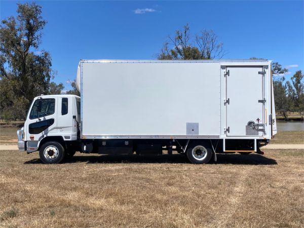 2019 MITSUBISHI FUSO FIGHTER Pantech FK62F 1224 LWB AUTO image