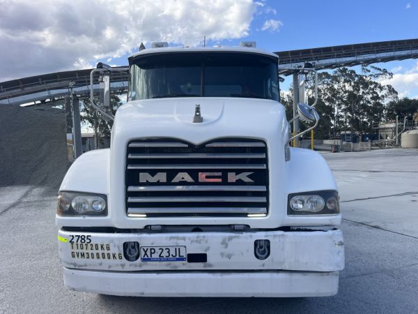 2014 Mack METRO LINER Agitator image