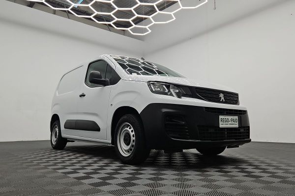 2023 Peugeot Partner City K9 SWB Low Roof image