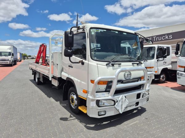 2017 UD MK250 Crane Truck Auto Tray & Crane and Boxes image