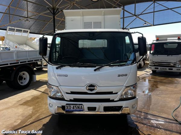 2022 HINO 300 717 Dump Truck image