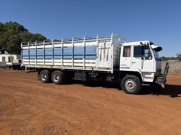 1991 Mitsubishi FV 6x4 Stock Truck image