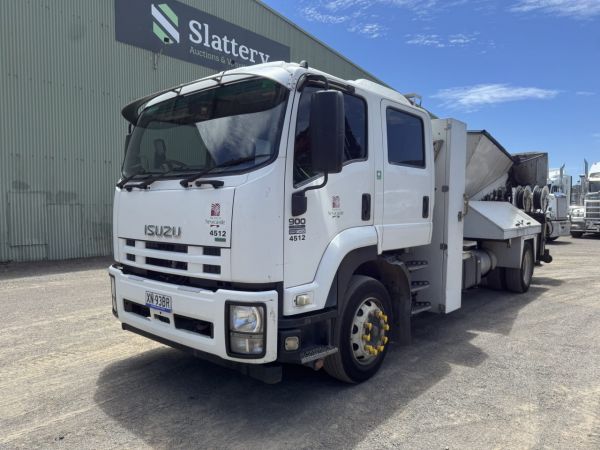 2013 Isuzu FH FTR 900 Asphalt Truck (Ex-Council) image