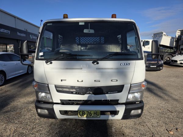 2014 Mitsubishi Canter 4x2 Tray Truck image