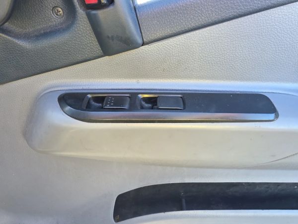 2014 Mitsubishi Fuso Canter image