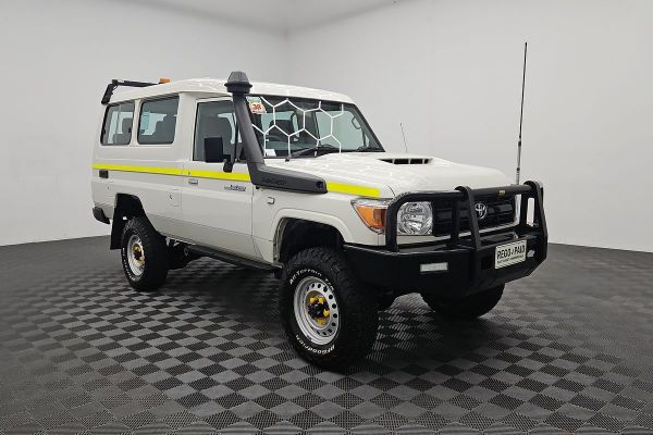 2021 Toyota Landcruiser Workmate Troopcarrier VDJ78R image